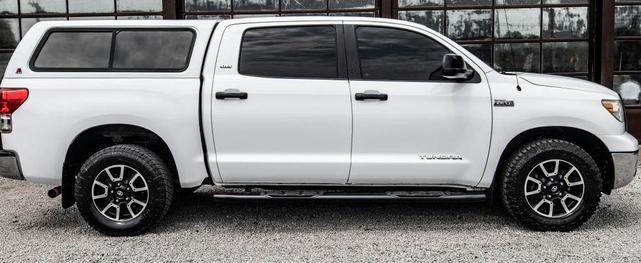 Photo of 2013 Super White Toyota Tundra