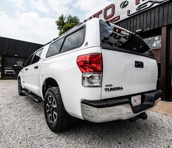 Photo of 2013 Super White Toyota Tundra