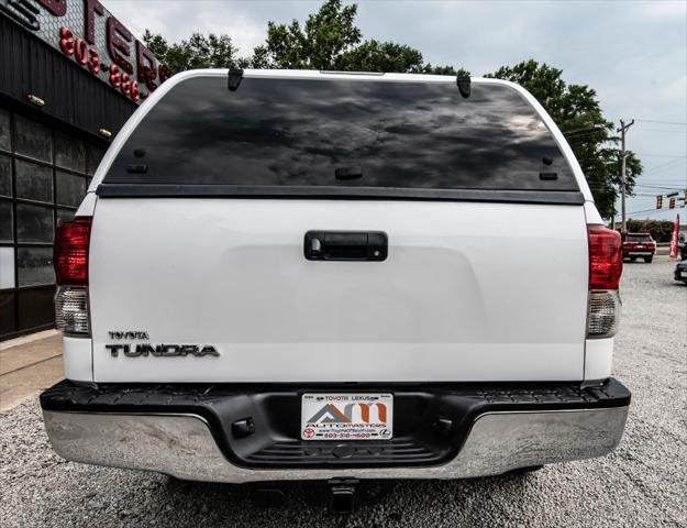 Photo of 2013 Super White Toyota Tundra