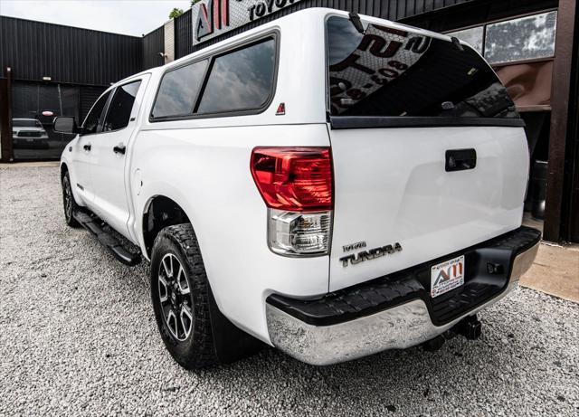 Photo of 2013 Super White Toyota Tundra
