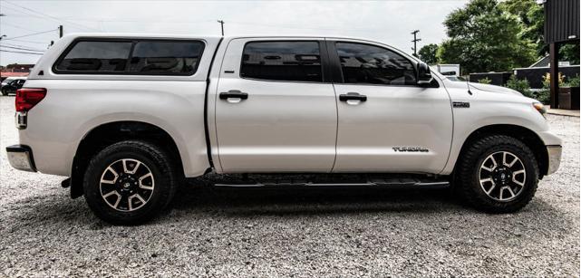Photo of 2013 Super White Toyota Tundra