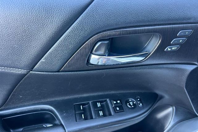 Photo of 2015 Champagne Honda Accord