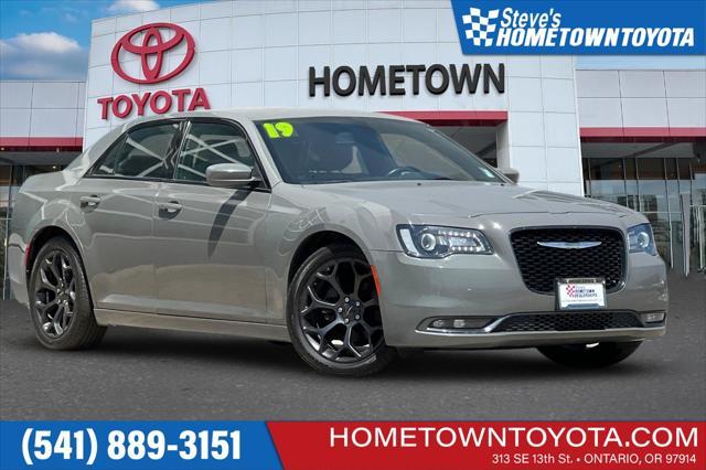 2019 Chrysler 300