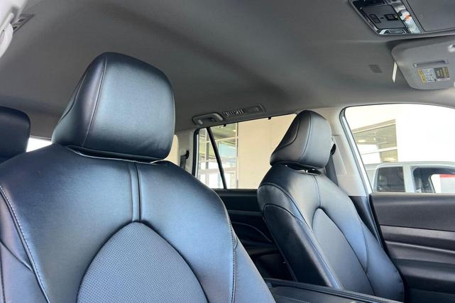 Photo of 2024 0089 Toyota Grand Highlander