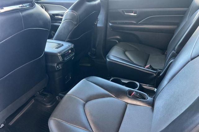 Photo of 2024 0089 Toyota Grand Highlander