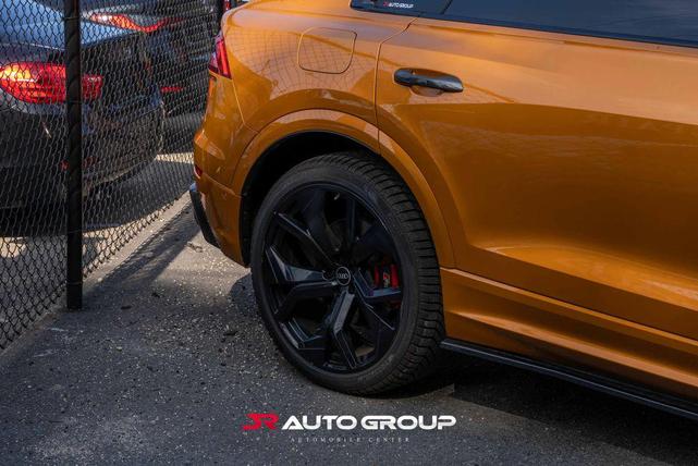 Photo of 2021 Dragon Orange Metallic Audi RS Q8