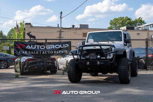 Photo of 2017 Bright White Jeep Wrangler