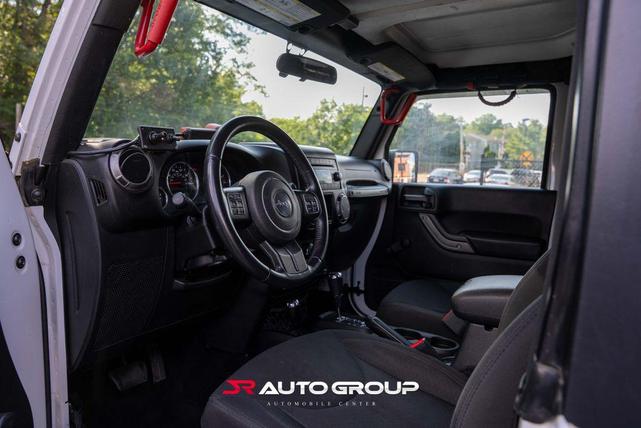 Photo of 2017 Bright White Jeep Wrangler