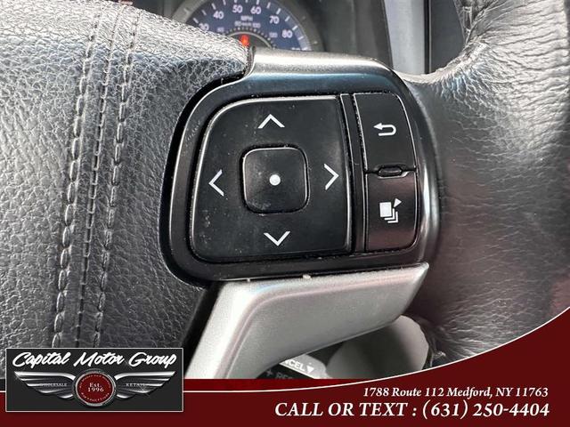Photo of 2017 Gray Toyota Sienna