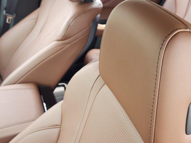 Photo of 2025 Majestic Black Pearl Acura MDX