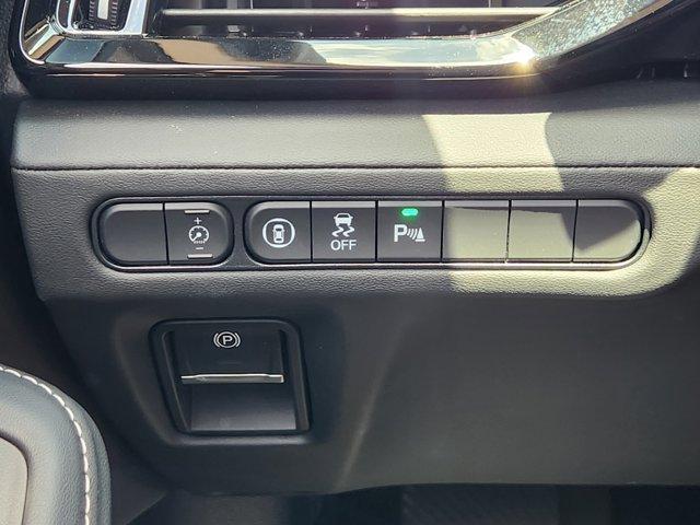 Photo of 2025 Platinum White Pearl Acura MDX
