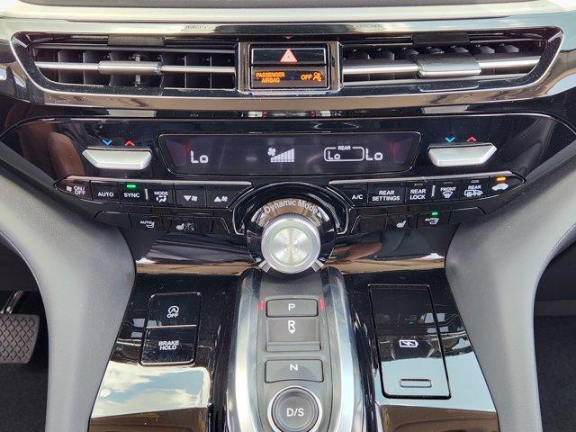 Photo of 2025 Platinum White Pearl Acura MDX