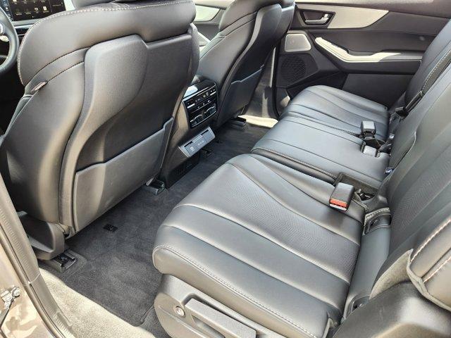 Photo of 2025 Platinum White Pearl Acura MDX