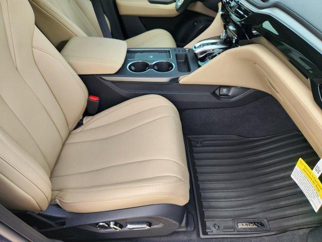 Photo of 2025 Canyon Acura MDX