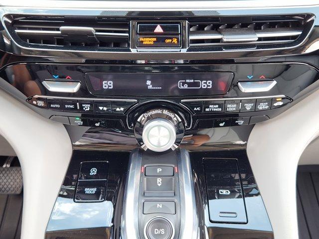 Photo of 2024 Lunar Silver Metallic Acura MDX