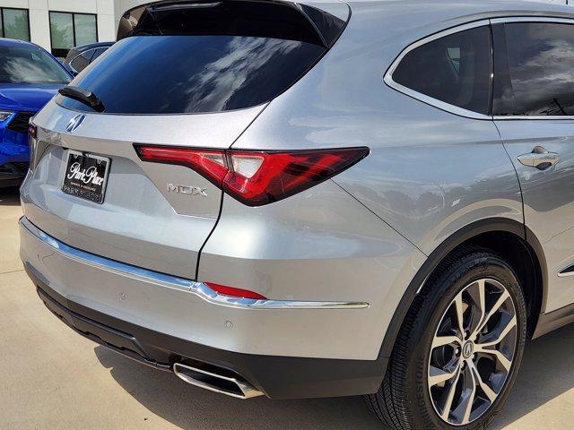 Photo of 2024 Lunar Silver Metallic Acura MDX