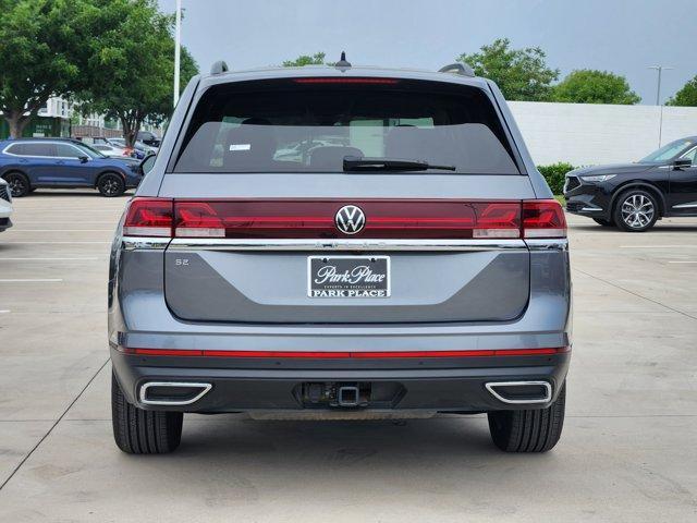 Photo of 2024 Platinum Gray Metallic Volkswagen Atlas