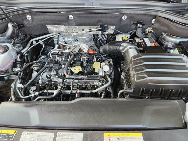 Photo of 2024 Platinum Gray Metallic Volkswagen Atlas