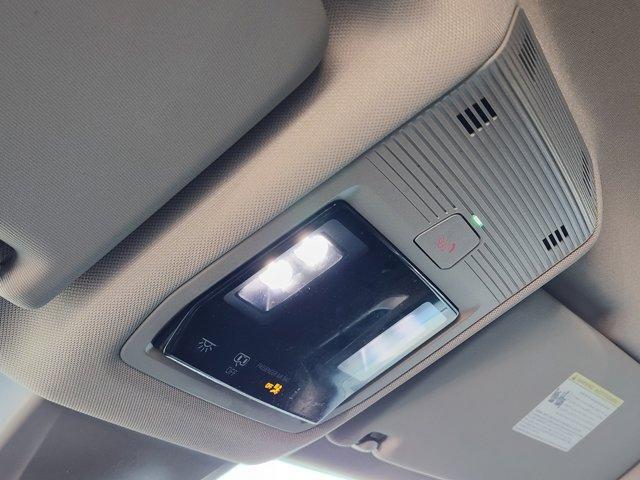 Photo of 2024 Platinum Gray Metallic Volkswagen Atlas