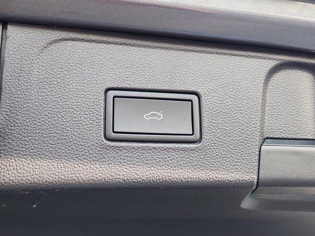 Photo of 2024 Platinum Gray Metallic Volkswagen Atlas