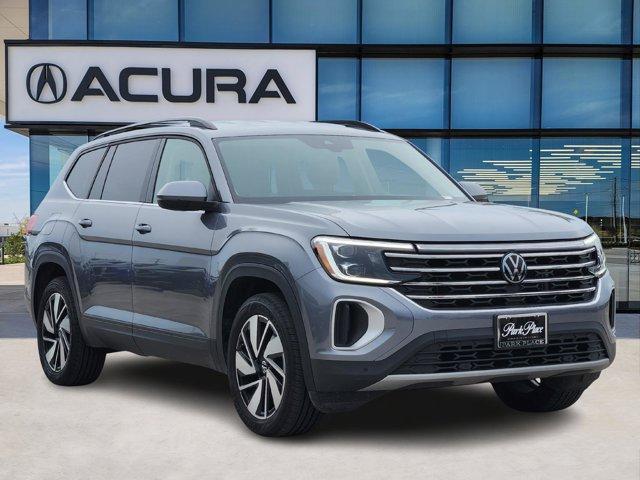 Photo of 2024 Platinum Gray Metallic Volkswagen Atlas