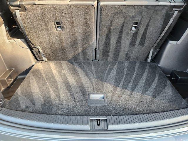 Photo of 2024 Platinum Gray Metallic Volkswagen Atlas