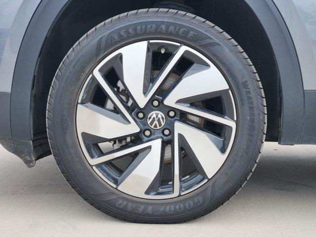 Photo of 2024 Platinum Gray Metallic Volkswagen Atlas