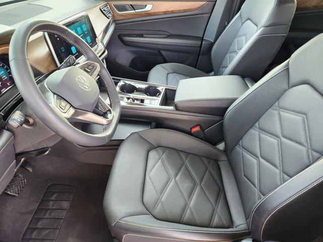 Photo of 2024 Platinum Gray Metallic Volkswagen Atlas