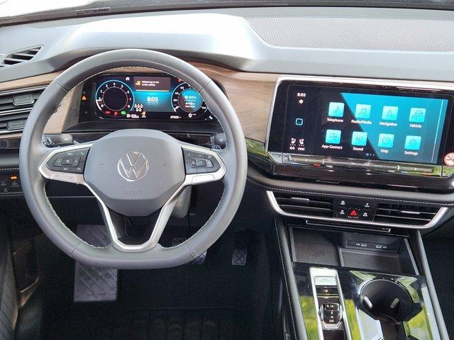 Photo of 2024 Platinum Gray Metallic Volkswagen Atlas