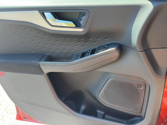 Photo of 2020 Sedona Orange Metallic Ford Escape