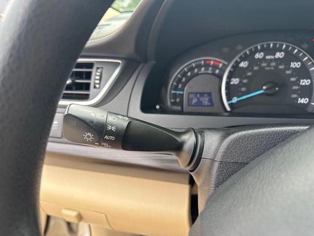 Photo of 2015 Creme Brulee Mica Toyota Camry