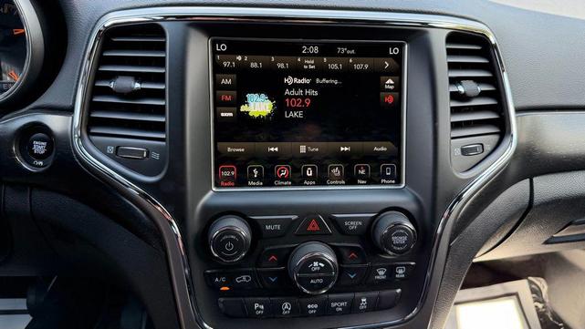 Photo of 2018 Velvet Red Pearlcoat Jeep Grand Cherokee