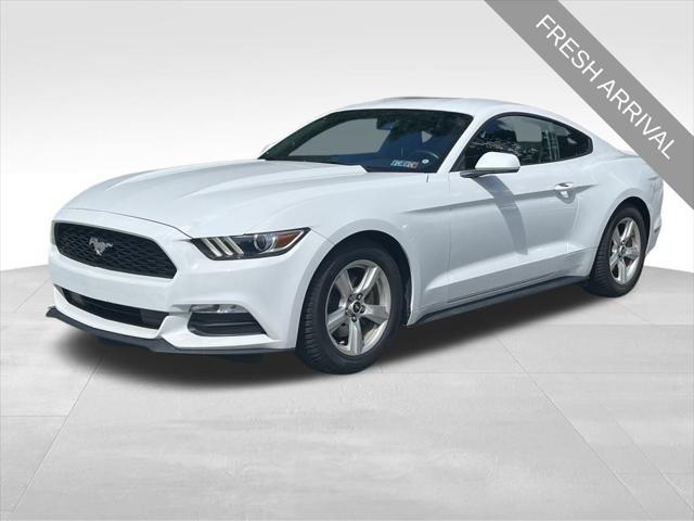 Photo of 2017 Oxford White Ford Mustang