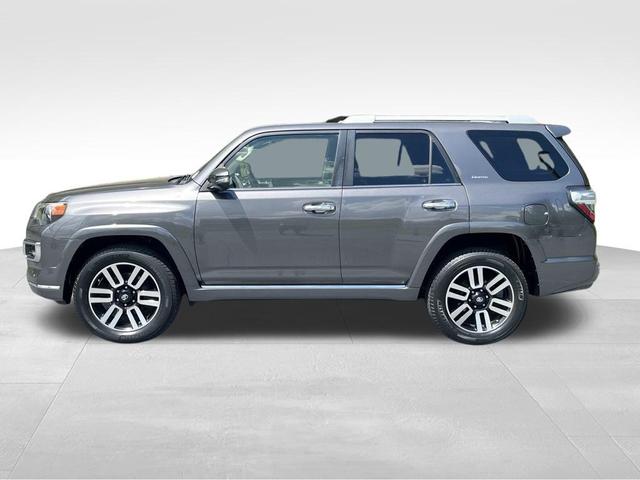Photo of 2016 Magnetic Gray Metallic Toyota 4Runner