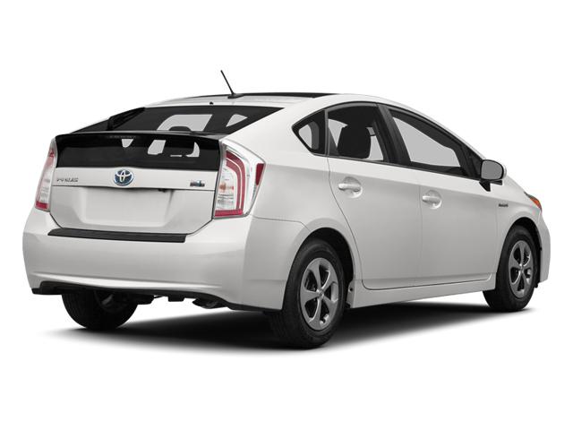 Photo of 2014 Super White Toyota Prius