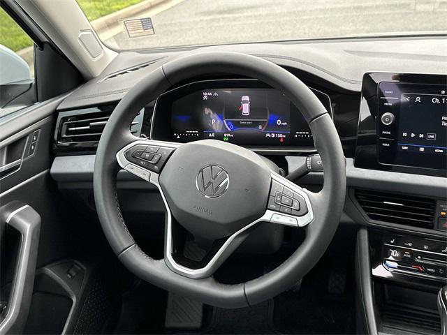 Photo of 2025 Pure White Volkswagen Jetta