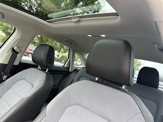 Photo of 2025 Pure White Volkswagen Jetta