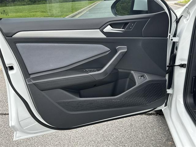 Photo of 2025 Pure White Volkswagen Jetta