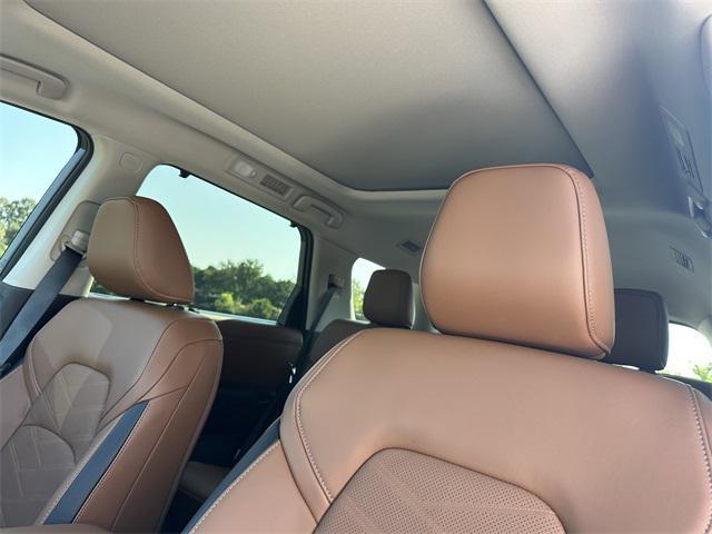 Photo of 2025 Gray Metallic Nissan Pathfinder