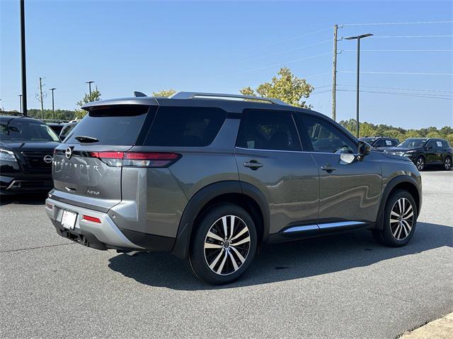 Photo of 2025 Gray Metallic Nissan Pathfinder