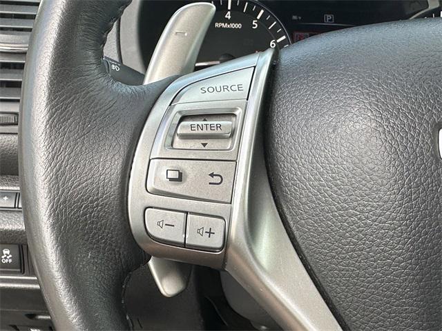 Photo of 2016 Super Black Nissan Altima
