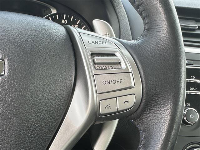 Photo of 2016 Super Black Nissan Altima