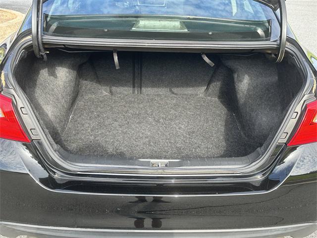 Photo of 2016 Super Black Nissan Altima