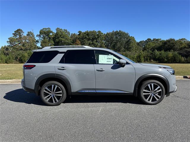 Photo of 2025 Boulder Gray Nissan Pathfinder