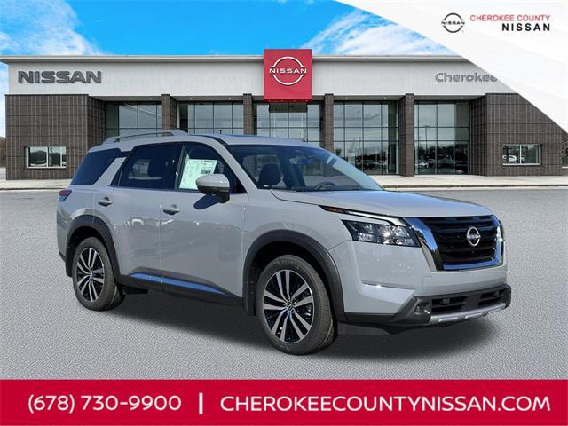 Photo of 2025 Boulder Gray Nissan Pathfinder