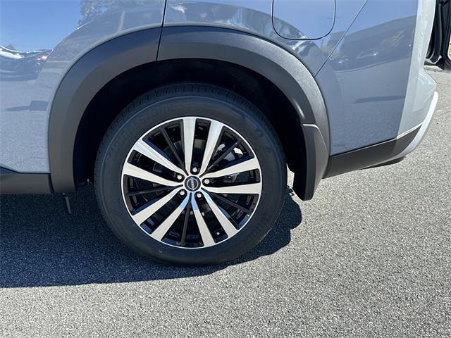 Photo of 2025 Boulder Gray Nissan Pathfinder