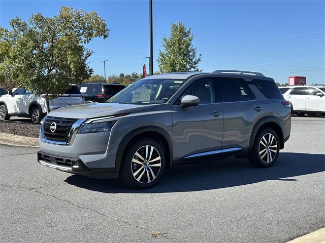 Photo of 2025 Boulder Gray Nissan Pathfinder