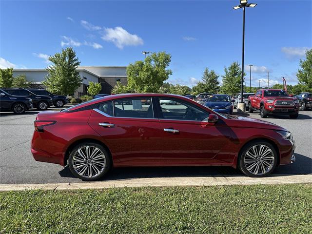 Photo of 2024 Scarlet Nissan Altima