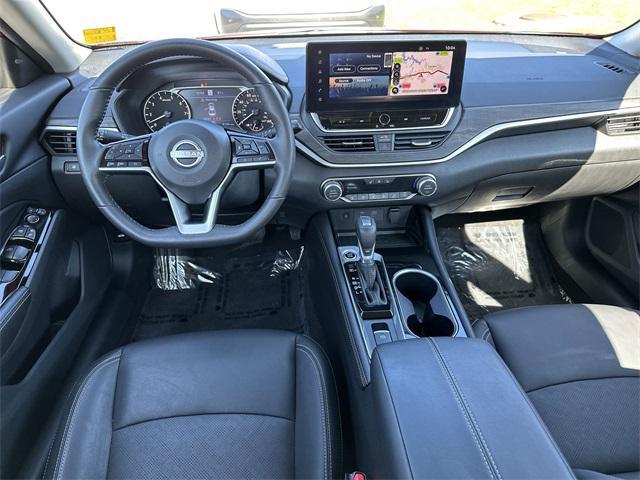 Photo of 2024 Scarlet Nissan Altima
