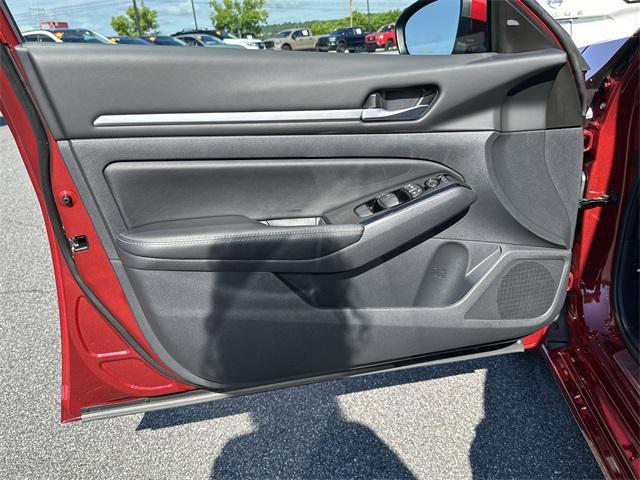 Photo of 2024 Scarlet Nissan Altima